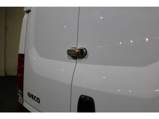 Iveco Daily 35S14 Hi-Matic Automaat Airco 3.5T Trekhaak ActivLease financial lease