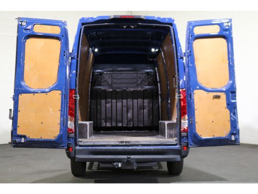 Iveco Daily 35S14 L2 H2 Airco Automaat 3.5T Trekhaak ActivLease financial lease