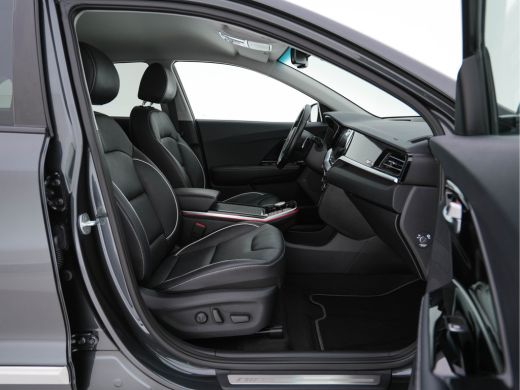 Kia e-Niro DynamicPlusLine 64 kWh [ 3-Fase ] (INCL-BTW) Aut. *FULL-LEATHER | NAVI-FULLMAP | DAB | ADAPT.CRUI... ActivLease financial lease