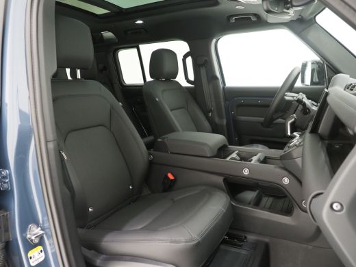 Land Rover Defender 110 2.0 P300e 110 X-Dynamic SE | Towing Pack | Cold Climate Pack | Schuif -/ kanteldak | ActivLease financial lease
