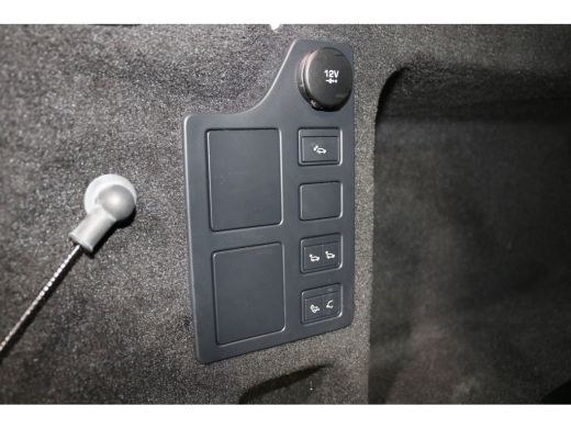Land Rover Discovery 3.0 Td6 HSE Black Line Grijs Kenteken BPM vrij ActivLease financial lease