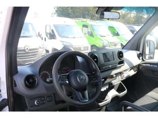 Mercedes Sprinter 311 CDI Open Laadbak met Hydraulische Kraan ActivLease financial lease