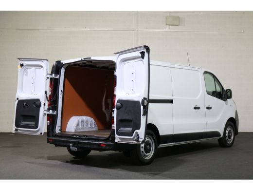 Nissan NV300 1.6 dCi 125pk L2 H1 Airco Navigatie Trekhaak ActivLease financial lease