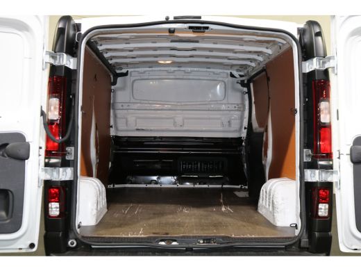 Nissan NV300 1.6 dCi 125pk L2 H1 Airco Navigatie Trekhaak ActivLease financial lease