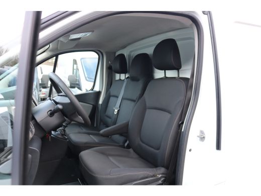 Nissan NV300 1.6 dCi 125pk L2 H1 Airco Navigatie Trekhaak ActivLease financial lease