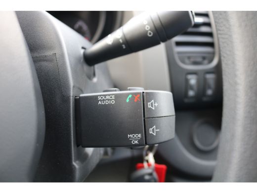 Nissan NV300 1.6 dCi 125pk L2 H1 Airco Navigatie Trekhaak ActivLease financial lease