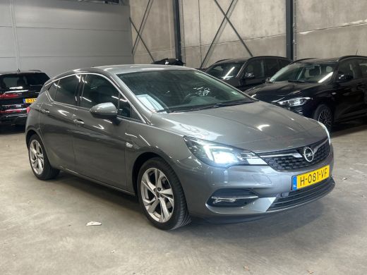 Opel Astra 1.2 Edition | Achterbank in delen neerklapbaar | Achteruitrijcamera | Airco ActivLease financial lease