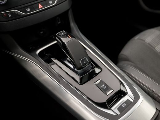 Peugeot 308 SW 1.2 PureTech Sport Deluxe Automaat (PANORAMADAK, APPLE CARPLAY, GROOT NAVI, 360 CAMERA, STOELV... ActivLease financial lease