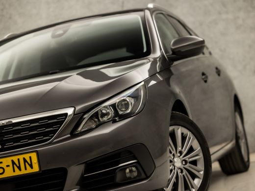 Peugeot 308 SW 1.2 PureTech Sport Deluxe Automaat (PANORAMADAK, APPLE CARPLAY, GROOT NAVI, 360 CAMERA, STOELV... ActivLease financial lease