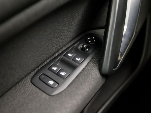 Peugeot 308 SW 1.2 PureTech Sport Deluxe Automaat (PANORAMADAK, APPLE CARPLAY, GROOT NAVI, 360 CAMERA, STOELV... ActivLease financial lease