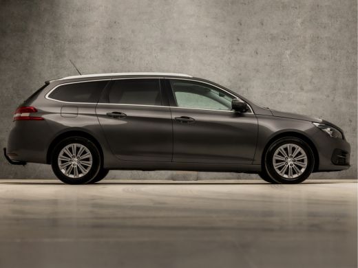 Peugeot 308 SW 1.2 PureTech Sport Deluxe Automaat (PANORAMADAK, APPLE CARPLAY, GROOT NAVI, 360 CAMERA, STOELV... ActivLease financial lease