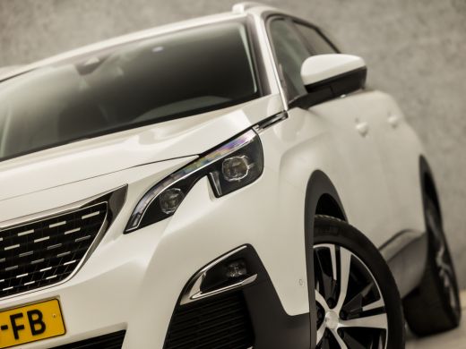 Peugeot 5008 1.2 PureTech Sport 7 Persoons Automaat (APPLE CARPLAY, STOELVERWARMING, LEDER, GROOT NAVI, 360 CA... ActivLease financial lease