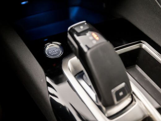 Peugeot 5008 1.2 PureTech Sport 7 Persoons Automaat (APPLE CARPLAY, STOELVERWARMING, LEDER, GROOT NAVI, 360 CA... ActivLease financial lease