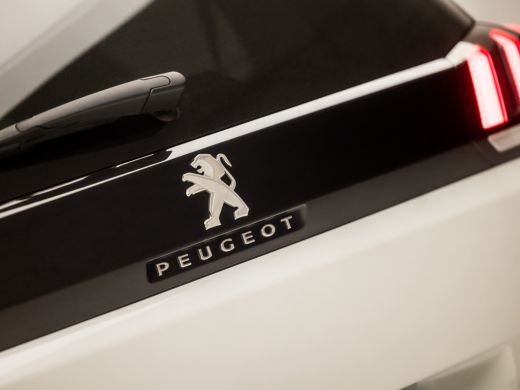 Peugeot 5008 1.2 PureTech Sport 7 Persoons Automaat (APPLE CARPLAY, STOELVERWARMING, LEDER, GROOT NAVI, 360 CA... ActivLease financial lease