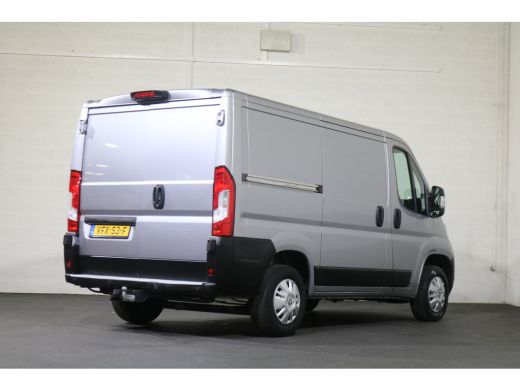 Peugeot Boxer 2.2 BlueHDi 140pk Airco Navigatie Camera ActivLease financial lease