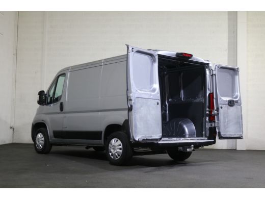 Peugeot Boxer 2.2 BlueHDi 140pk Airco Navigatie Camera ActivLease financial lease