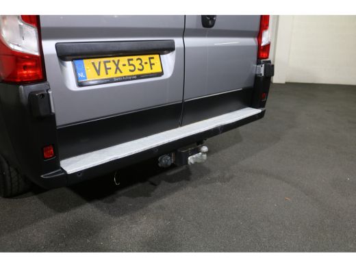Peugeot Boxer 2.2 BlueHDi 140pk Airco Navigatie Camera ActivLease financial lease