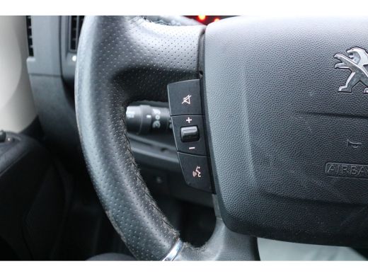 Peugeot Boxer 2.2 BlueHDi 140pk Airco Navigatie Camera ActivLease financial lease