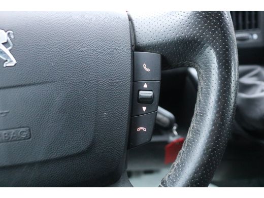 Peugeot Boxer 2.2 BlueHDi 140pk Airco Navigatie Camera ActivLease financial lease