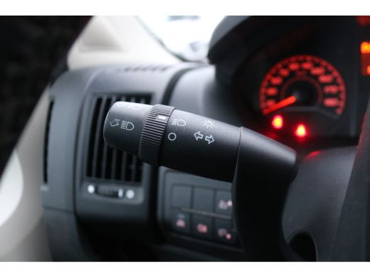 Peugeot Boxer 2.2 BlueHDi 140pk Airco Navigatie Camera ActivLease financial lease