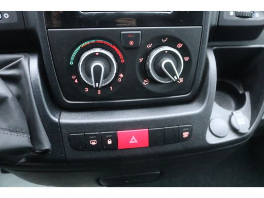 Peugeot Boxer 2.2 BlueHDi 140pk Airco Navigatie Camera ActivLease financial lease