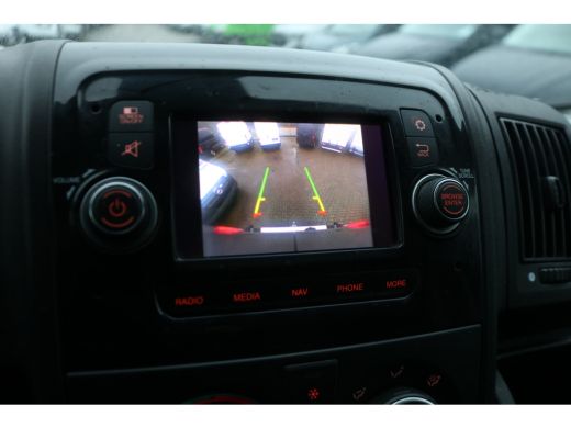 Peugeot Boxer 2.2 BlueHDi 140pk Airco Navigatie Camera ActivLease financial lease