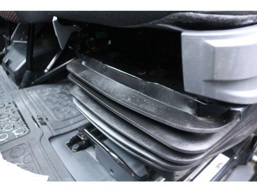 Peugeot Boxer 2.2 BlueHDi 140pk Airco Navigatie Camera ActivLease financial lease