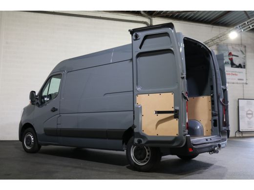 Renault Master 2.3 dCi 180pk L2 H2 Airco Navigatie Camera Trekhaak ActivLease financial lease