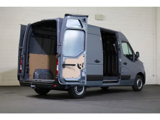 Renault Master 2.3 dCi 180pk L2 H2 Airco Navigatie Camera Trekhaak ActivLease financial lease