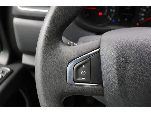 Renault Master 2.3 dCi 180pk L2 H2 Airco Navigatie Camera Trekhaak ActivLease financial lease