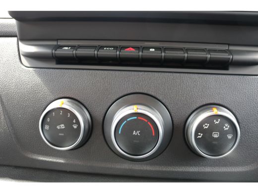 Renault Master 2.3 dCi 180pk L2 H2 Airco Navigatie Camera Trekhaak ActivLease financial lease
