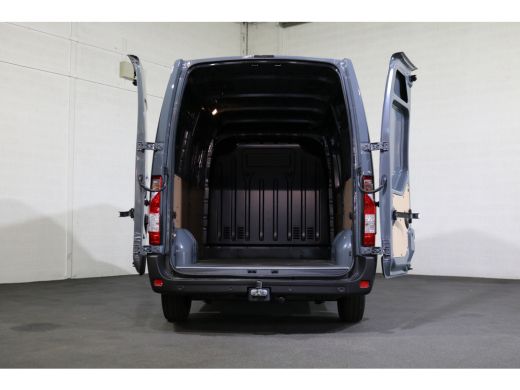 Renault Master 2.3 dCi 180pk L2 H2 Airco Navigatie Camera Trekhaak ActivLease financial lease