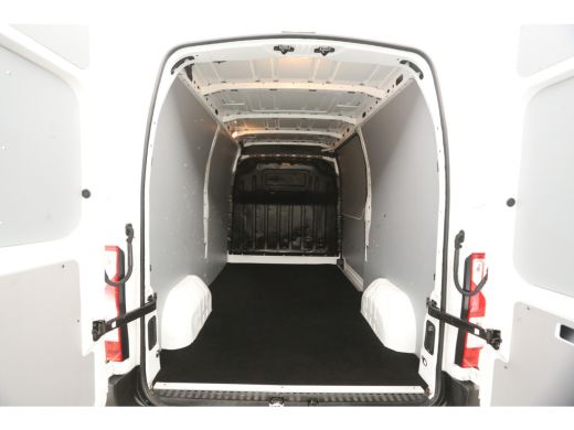 Renault Master T33 2.3 dCi L2H2 146PK Airco Camera Cruise Navi 3 Persoons Parkeersensoren Elektrpakket Trekhaak ActivLease financial lease