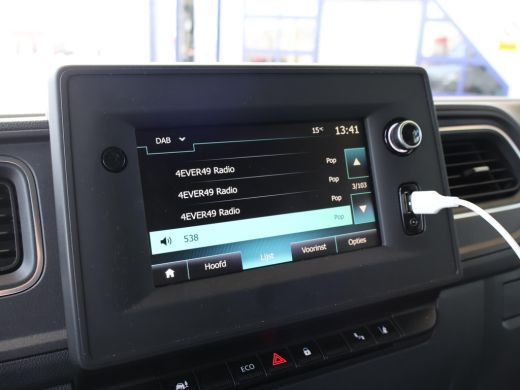 Renault Master T35 2.3 dCi 135 PK L2H2 3-ZITS WORK EDITION + TREKHAAK 2500 KG | APPLE CARPLAY | CAMERA ActivLease financial lease