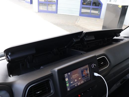 Renault Master T35 2.3 dCi 135 PK L2H2 3-ZITS WORK EDITION + TREKHAAK 2500 KG | APPLE CARPLAY | CAMERA ActivLease financial lease
