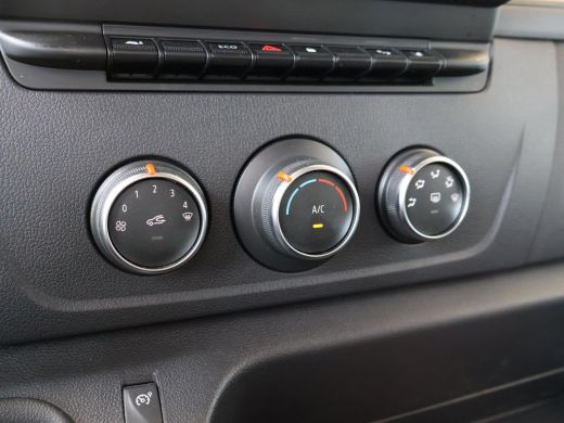 Renault Master T35 2.3 dCi 135 PK L2H2 3-ZITS WORK EDITION + TREKHAAK 2500 KG | APPLE CARPLAY | CAMERA ActivLease financial lease