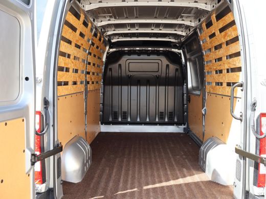 Renault Master T35 2.3 dCi 135 PK L2H2 3-ZITS WORK EDITION + TREKHAAK 2500 KG | APPLE CARPLAY | CAMERA ActivLease financial lease