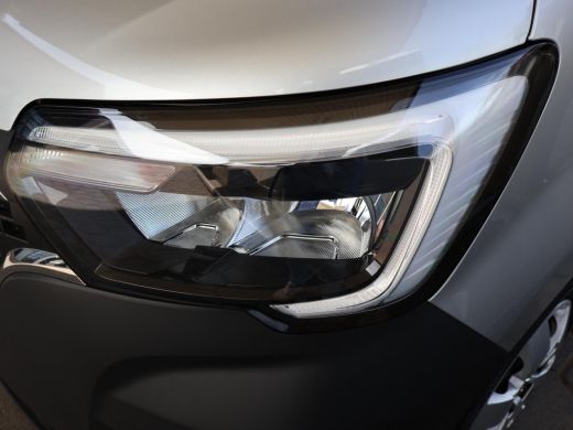 Renault Master T35 2.3 dCi 135 PK L2H2 3-ZITS WORK EDITION + TREKHAAK 2500 KG | APPLE CARPLAY | CAMERA ActivLease financial lease