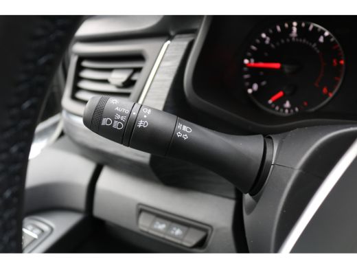 Renault Trafic 2.0 dCi 150pk L2 H1 Airco Automaat Navigatie Camera Trekhaak ActivLease financial lease