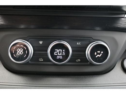 Renault Trafic 2.0 dCi 150pk L2 H1 Airco Automaat Navigatie Camera Trekhaak ActivLease financial lease