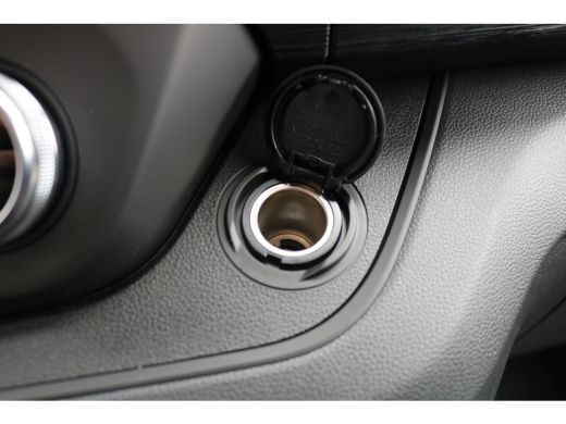 Renault Trafic 2.0 dCi 150pk L2 H1 Airco Automaat Navigatie Camera Trekhaak ActivLease financial lease