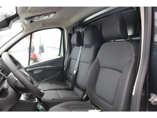 Renault Trafic 2.0 dCi 150pk L2 H1 Airco Automaat Navigatie Camera Trekhaak ActivLease financial lease