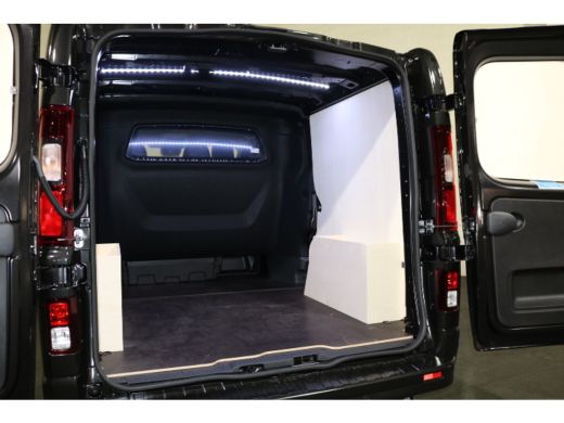 Renault Trafic 2.0 dCi 170pk L2 H1 DC Airco Navigatie Camera 2x Schuifdeur Digital Dashboard Trekhaak Face Lift ActivLease financial lease