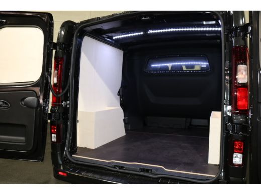 Renault Trafic 2.0 dCi 170pk L2 H1 DC Airco Navigatie Camera 2x Schuifdeur Digital Dashboard Trekhaak Face Lift ActivLease financial lease