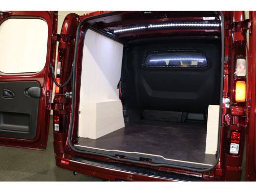 Renault Trafic 2.0 dCi 170pk L2 H1 DC Airco Navigatie Camera 2x Schuifdeur Digital Dashboard Trekhaak Face Lift ActivLease financial lease