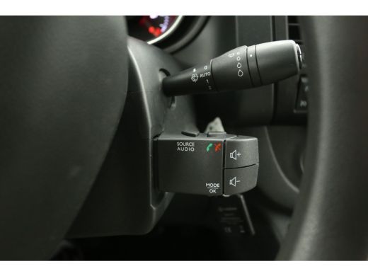 Renault Trafic 2.0 dCi T29 L2H1 Airco Camera Cruise Navigatie LED PDC 3 Persoons Elektrpakket ActivLease financial lease