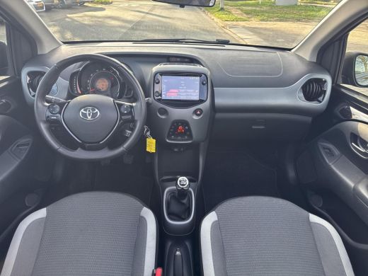 Toyota Aygo 1.0 VVT-i x-joy cabrio | 06-10141018 Voor meer informatie ActivLease financial lease