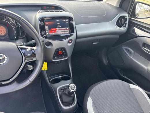 Toyota Aygo 1.0 VVT-i x-joy cabrio | 06-10141018 Voor meer informatie ActivLease financial lease