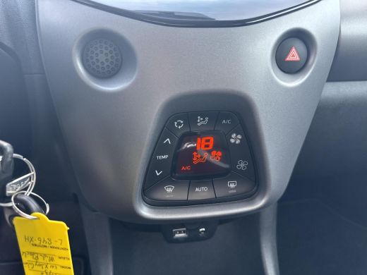 Toyota Aygo 1.0 VVT-i x-joy cabrio | 06-10141018 Voor meer informatie ActivLease financial lease