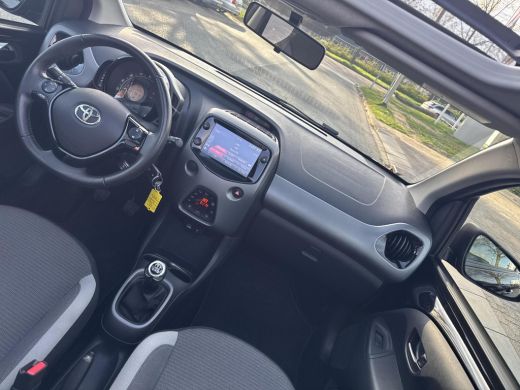 Toyota Aygo 1.0 VVT-i x-joy cabrio | 06-10141018 Voor meer informatie ActivLease financial lease